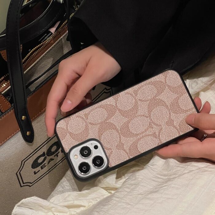 Luxury Leather-designed Phone case - Image 3