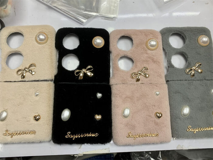 Luxury Pearl Cute Cartoon Warm Winter Girl Soft Fur PC Mobile Cell Phone Case - Image 3