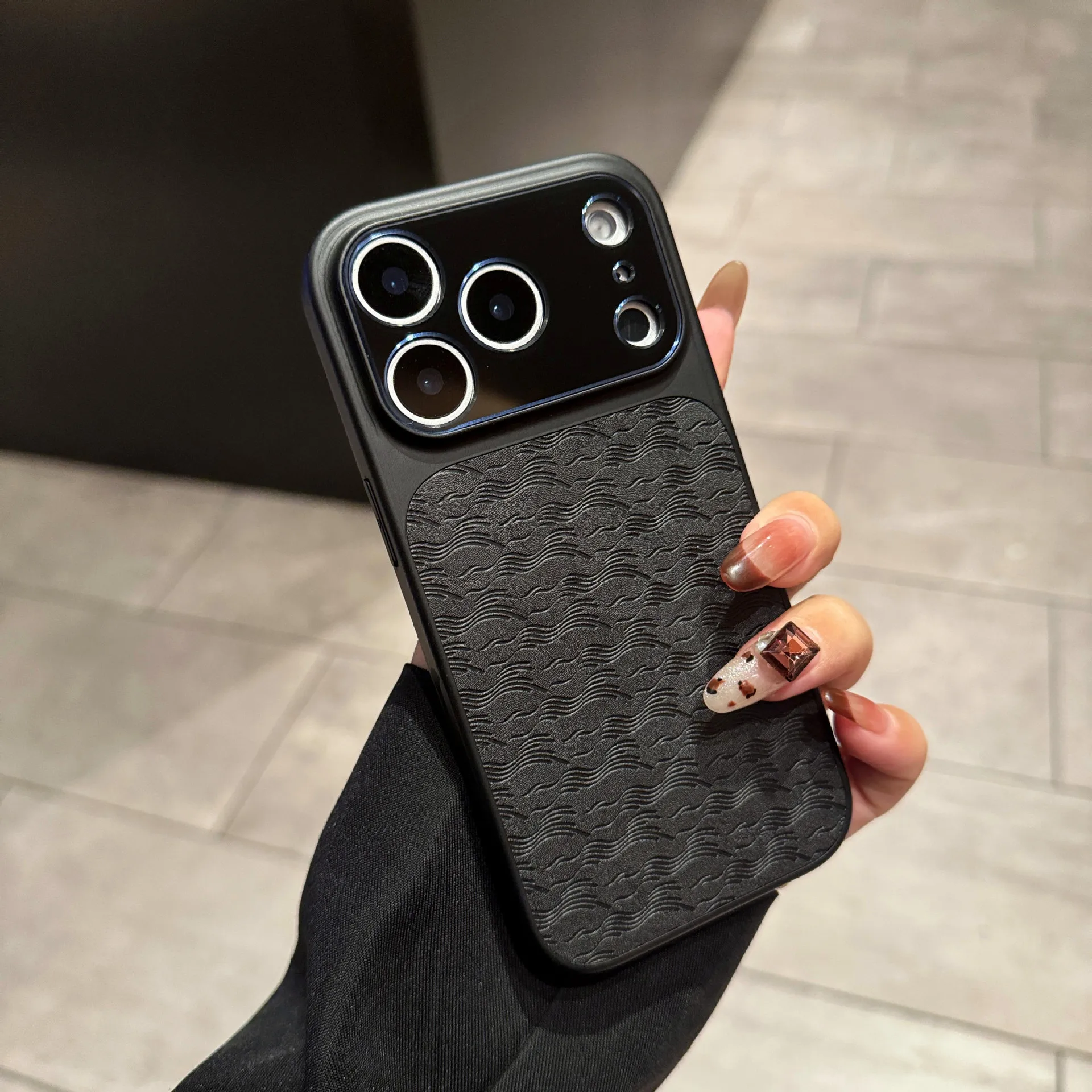Luxury Leather Pattern Shockproof Full Cover Fine Hole Design Phone Case